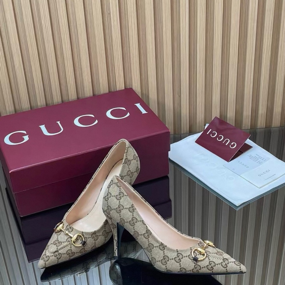 Gucci Beige Patterned Heels with Gold Details - Picture 2 of 9